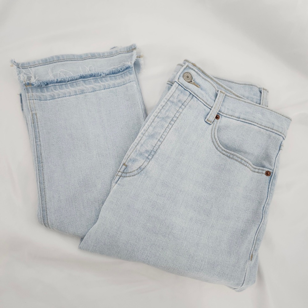 Old Navy Womens Sky-Hi Straight Jeans Size 12 Light Wash Frayed Raw Hem Denim